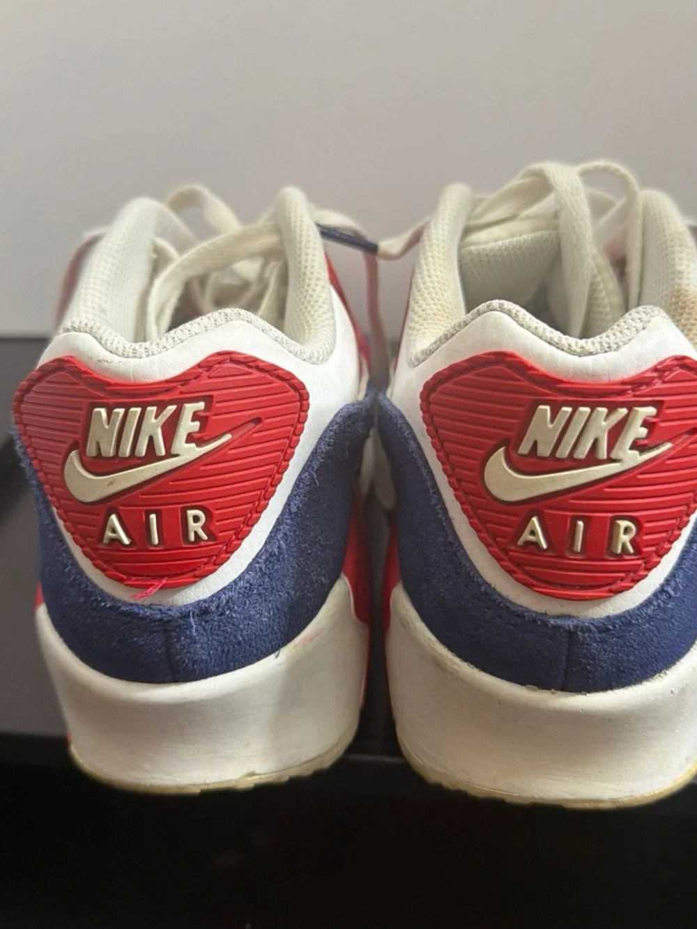 Nike Kids Air Sneakers in White / Red / Blue